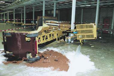 Die umgekippte Arbeitsb&uuml;hne